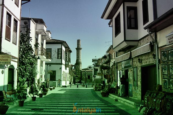 Antalya Kaleiçi: Tarihle İç İçe Bir Yolculuk